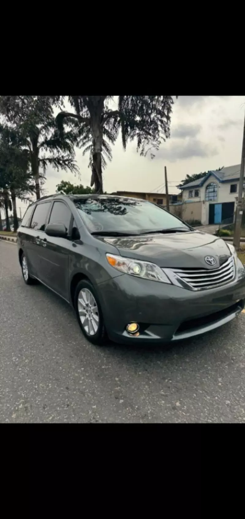 Toyota Sienna   - 2012