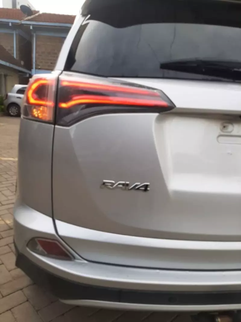 Toyota RAV4   - 2016