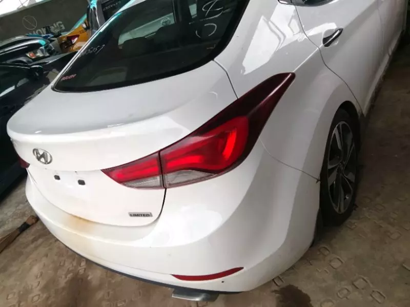 Hyundai Elantra   - 2014