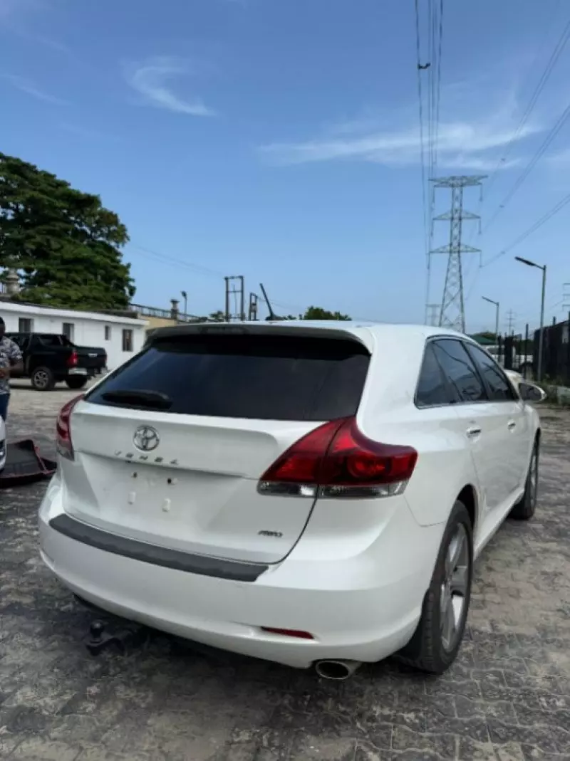 Toyota Venza   - 2012