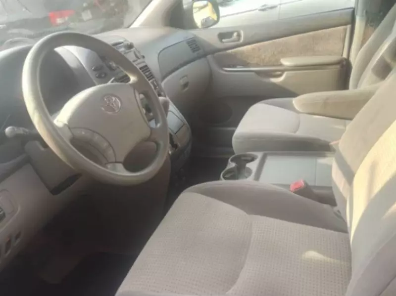 Toyota Sienna   - 2007