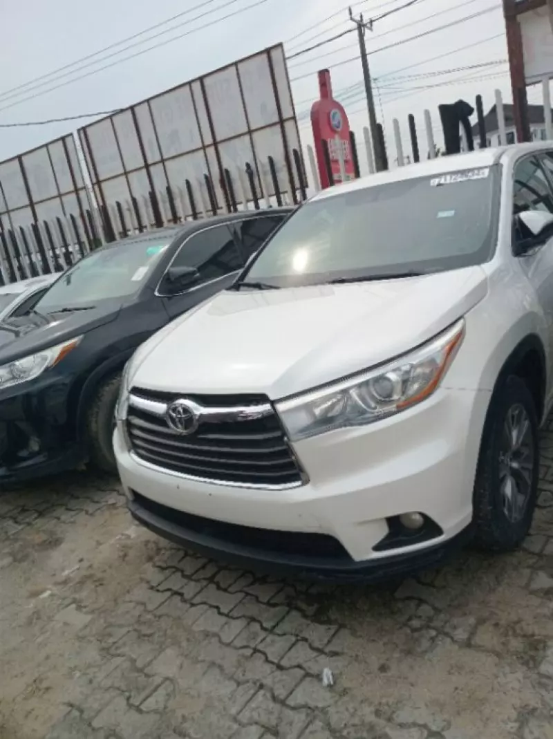 Toyota Highlander   - 2014