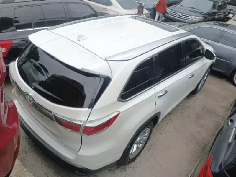Toyota Highlander   - 2014