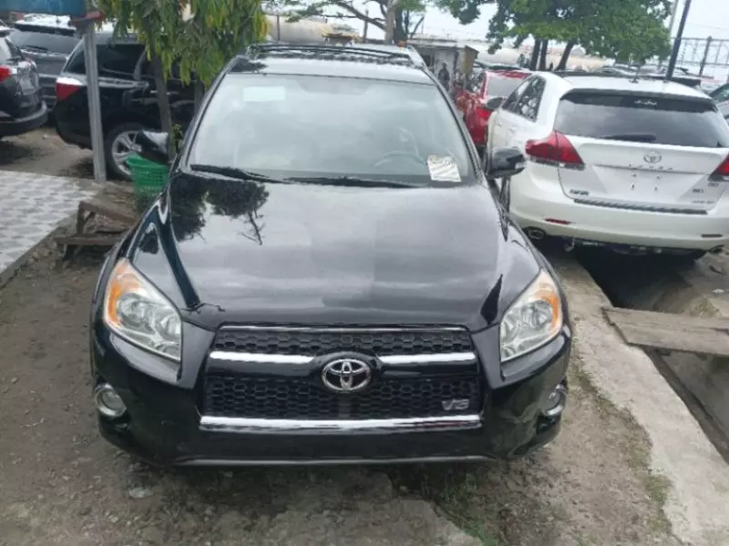 Toyota Rav4   - 2010