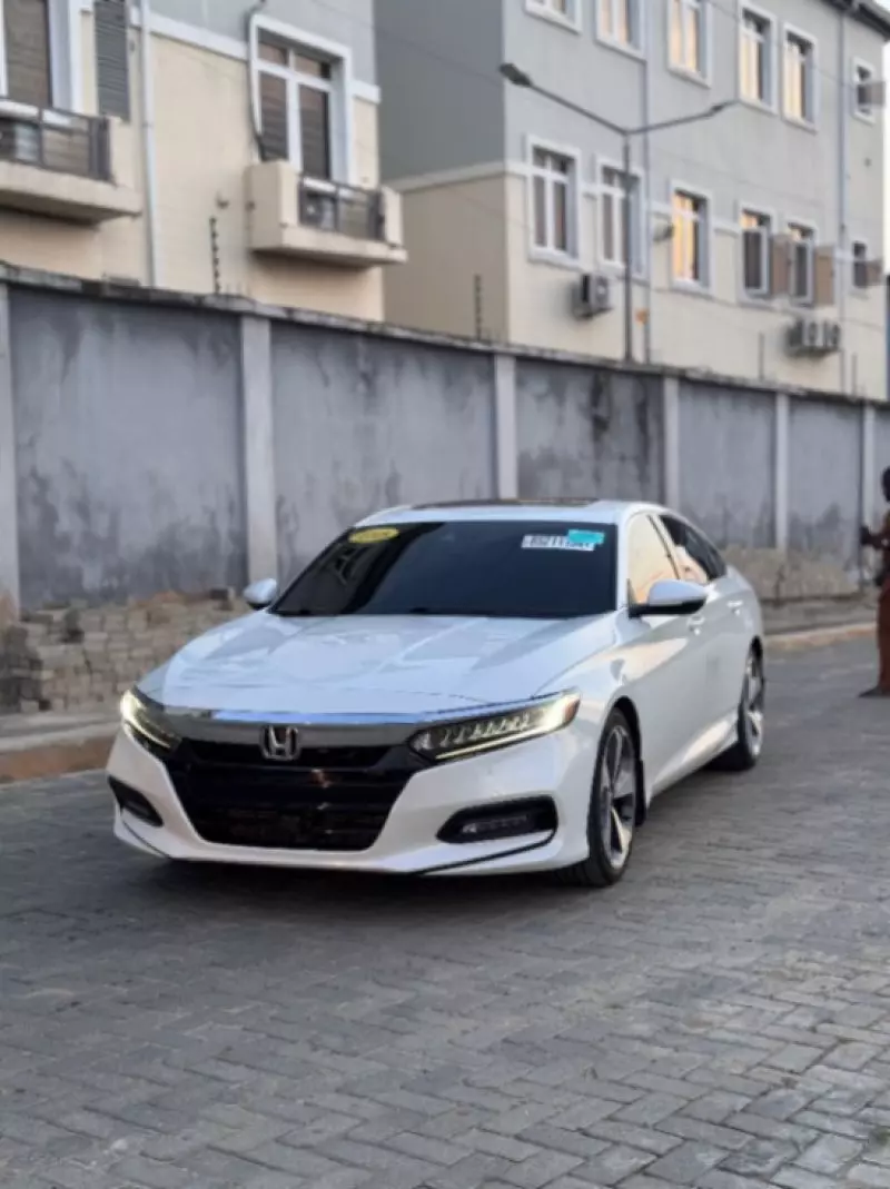 Honda Accord   - 2018