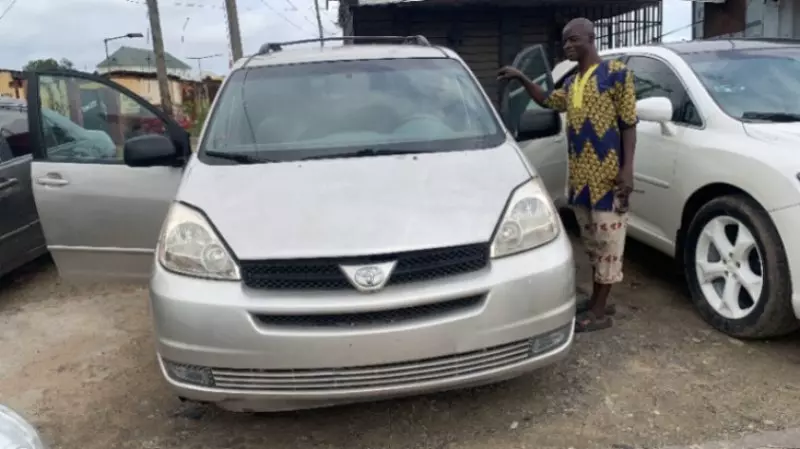 Toyota Sienna   - 2006