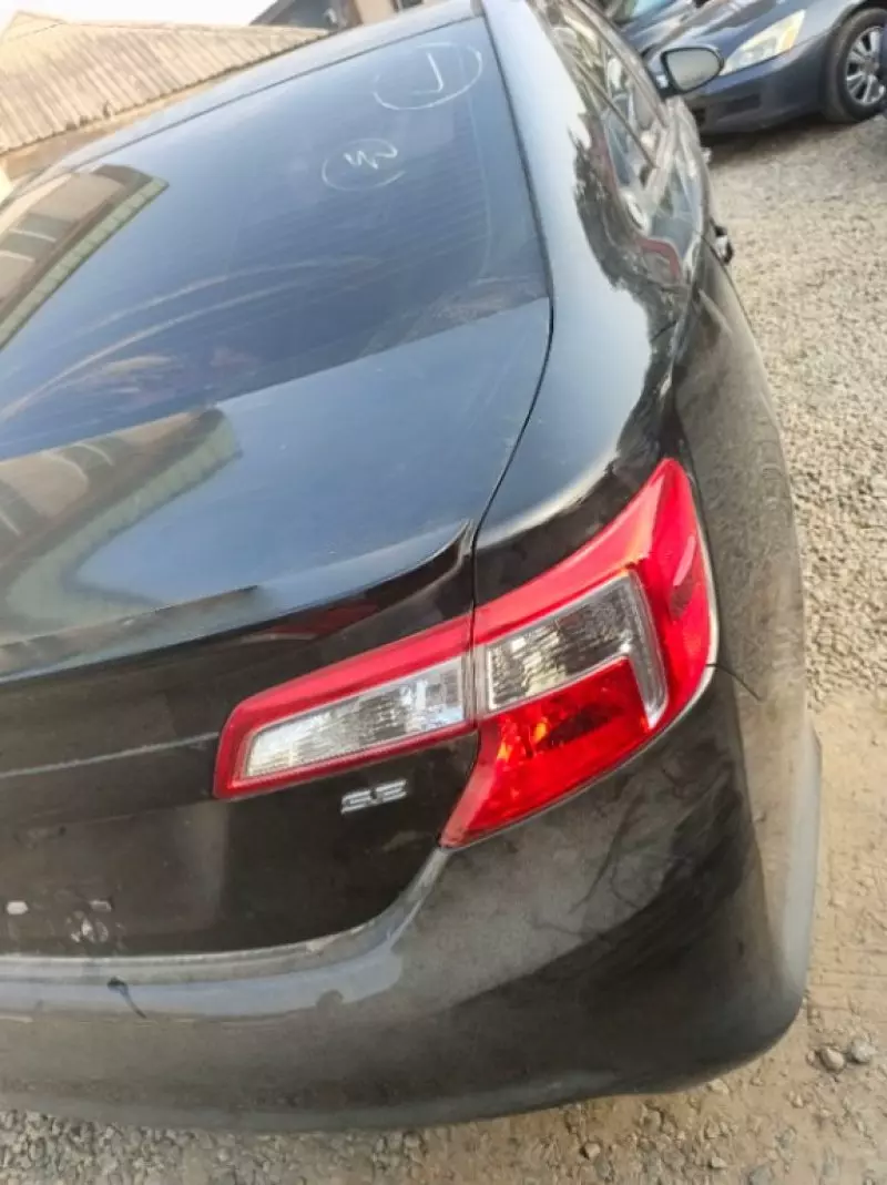 Toyota Camry   - 2014