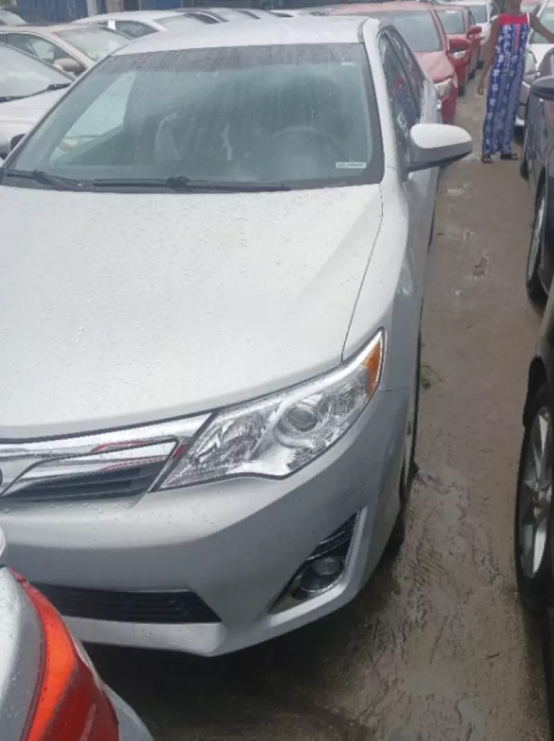 Toyota camry   - 2012