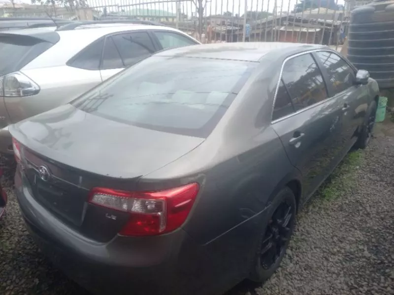 Toyota Camry   - 2014