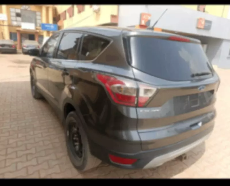 Ford Escape   - 2017