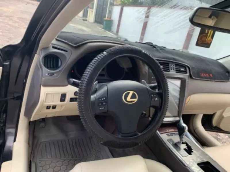 Lexus IS 250   - 2010