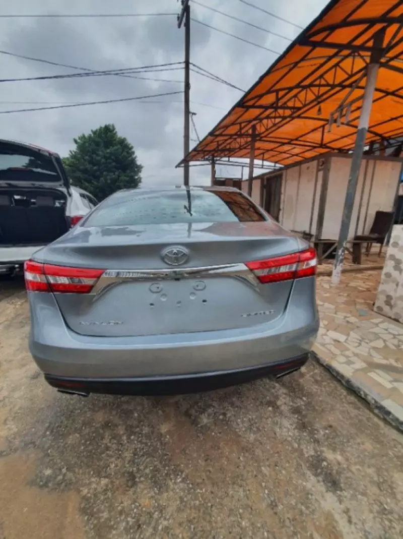 Toyota Avalon   - 2015