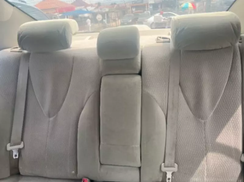 Toyota Camry   - 2010