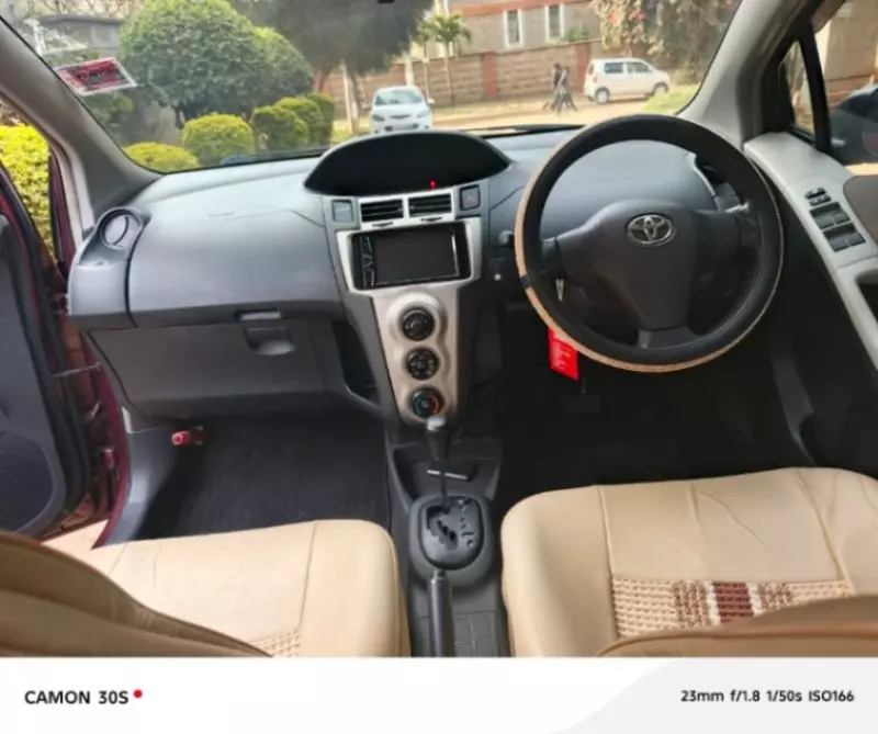 Toyota Vitz   - 2010