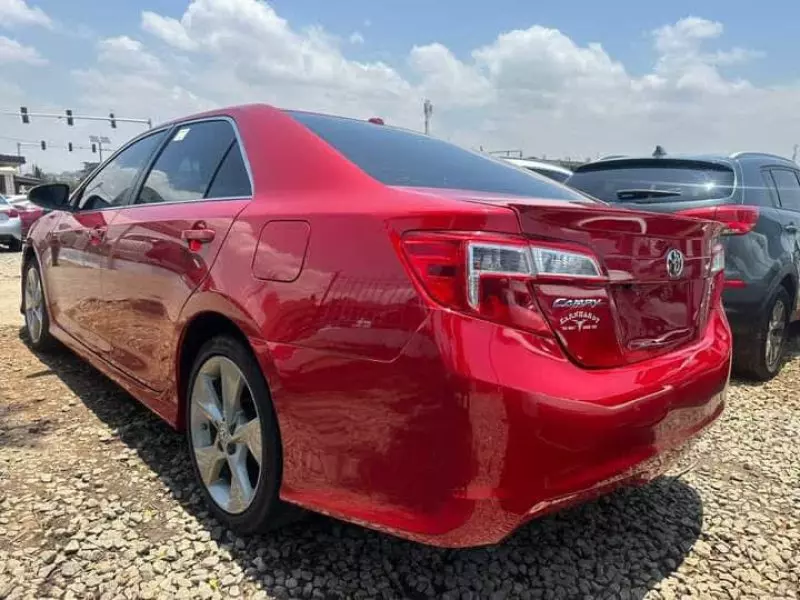Toyota Camry   - 2014