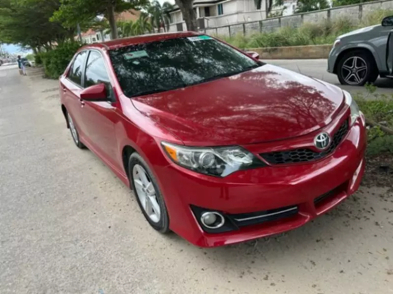 Toyota Camry   - 2014