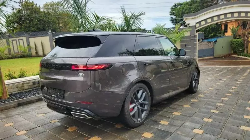 Land Rover Range Rover Sport   - 2023