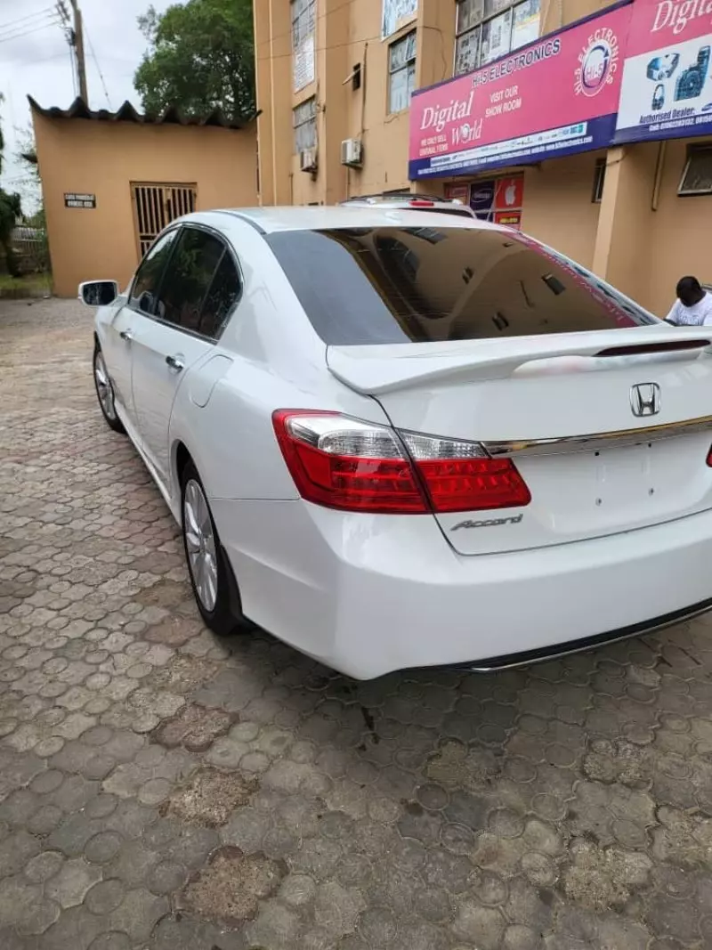 Honda Accord   - 2015