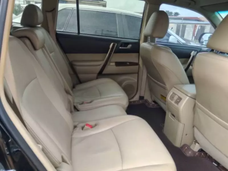 Toyota Highlander   - 2013