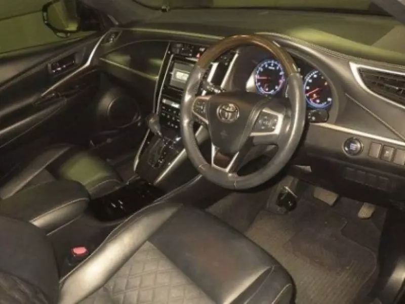 Toyota Harrier   - 2016