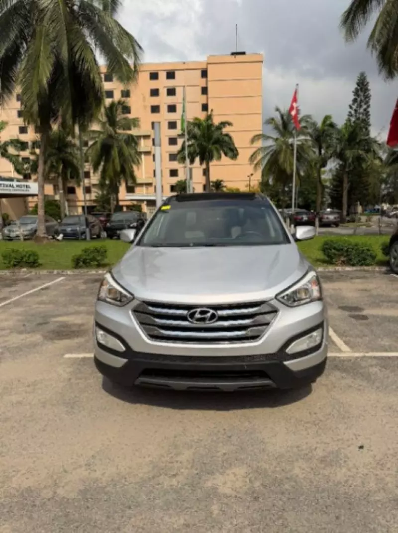 Hyundai Santa Fe - 2015