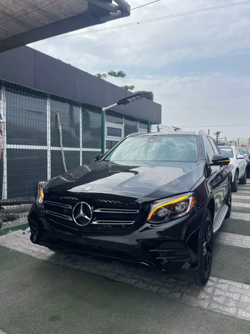 Mercedes-Benz GLC 300   - 2016