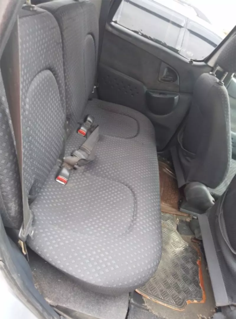Toyota Fun cargo    - 2002
