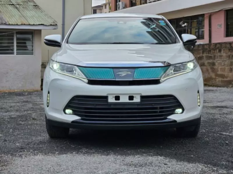 Toyota Harrier   - 2018