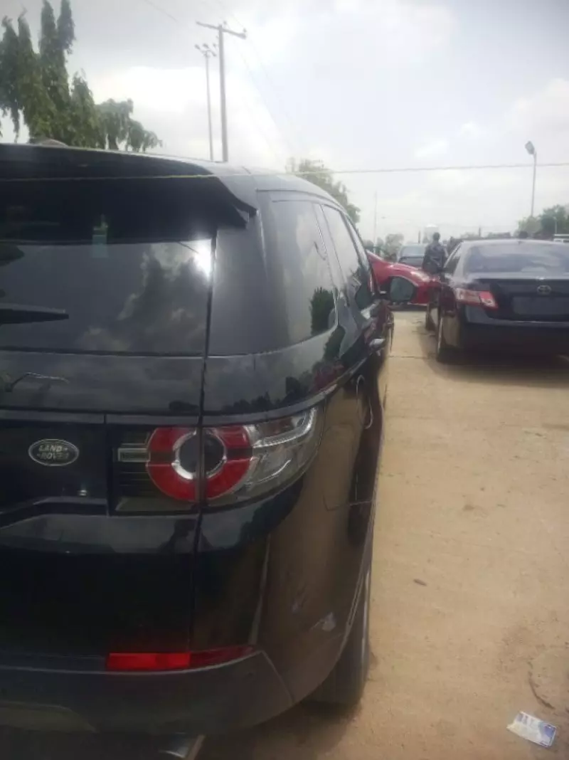 Land Rover Discovery   - 2015
