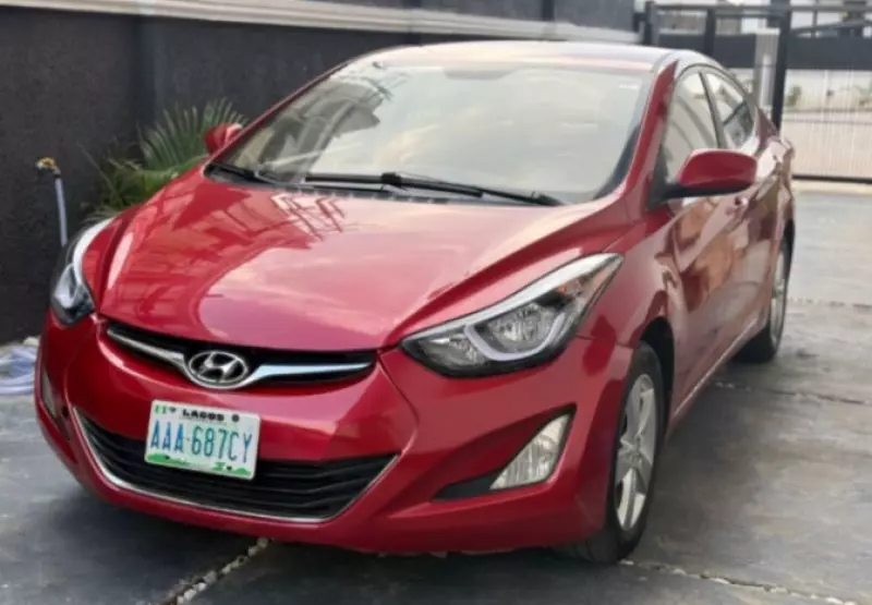 Hyundai Elantra   - 2013