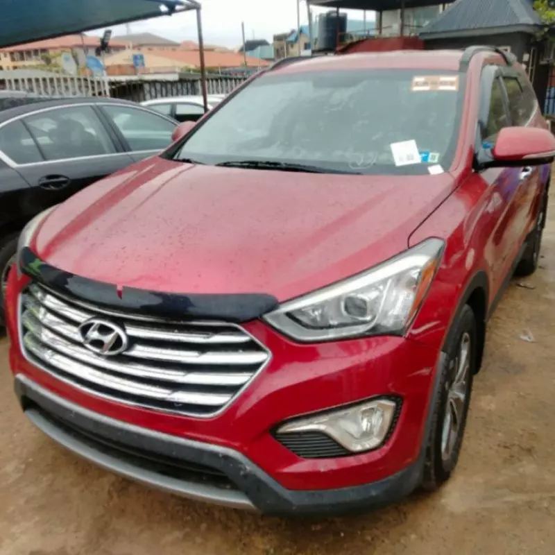Hyundai Santa Fe   - 2013
