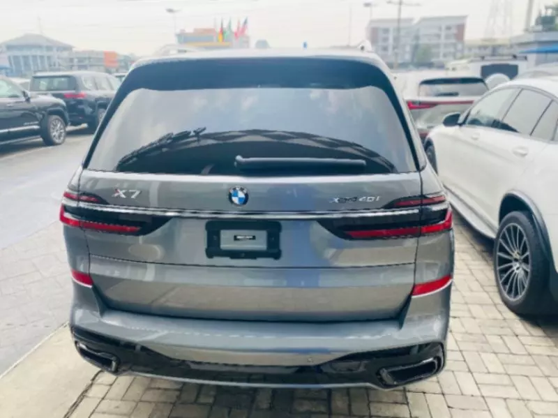 BMW X7