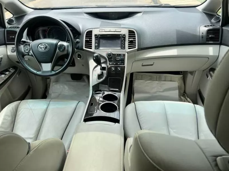 Toyota Venza   - 2013