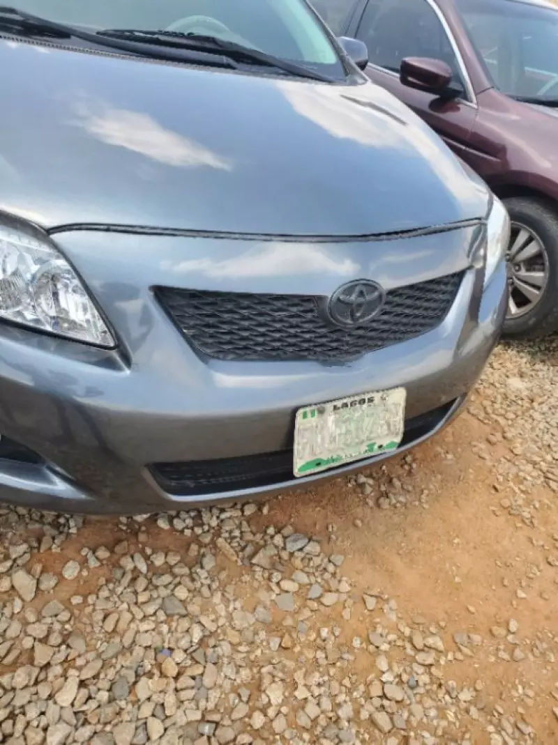 Toyota Corolla   - 2010