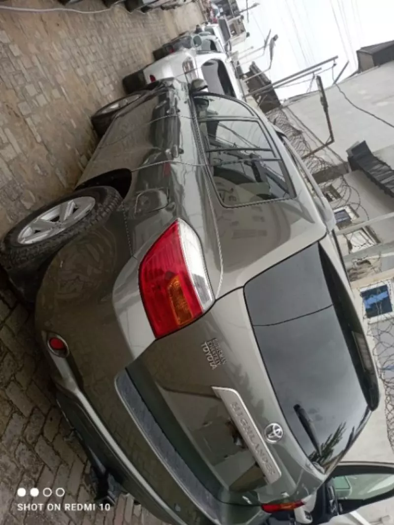 Toyota Highlander   - 2009