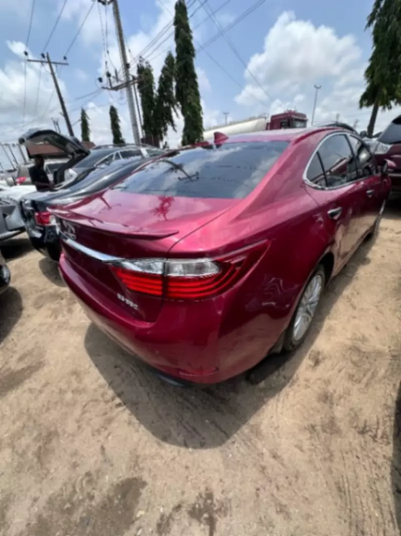 Lexus ES 350   - 2015