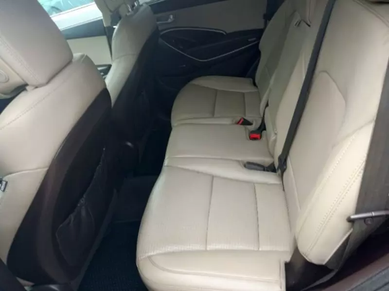 Hyundai Santa Fe   - 2015