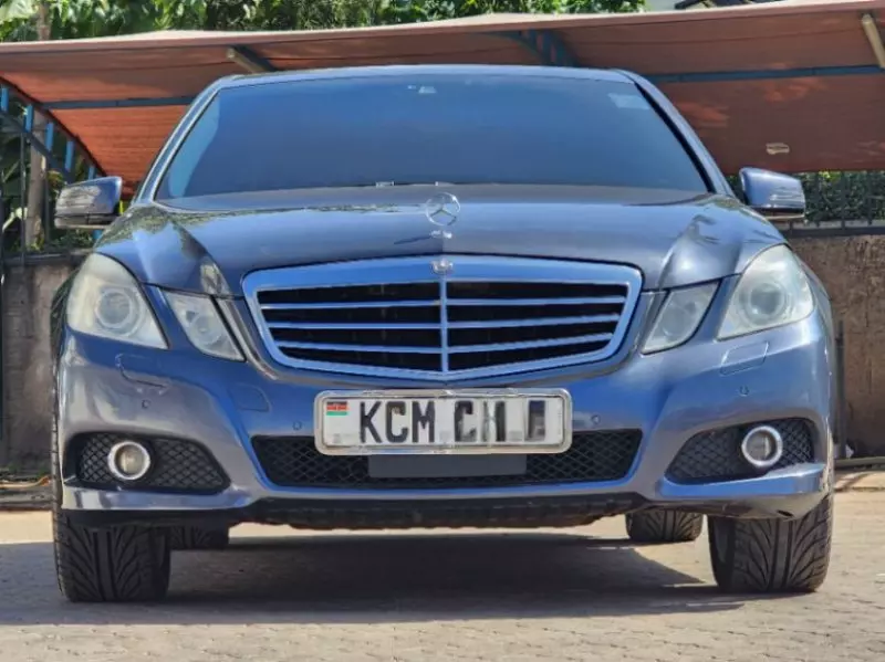 Mercedes-Benz E 200   - 2010