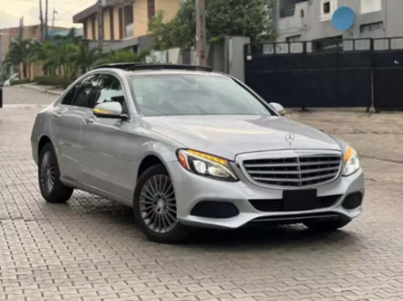 Mercedes-Benz 300   - 2015