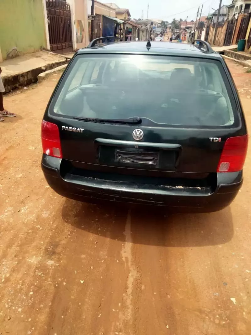 Volkswagen Passat   - 2004