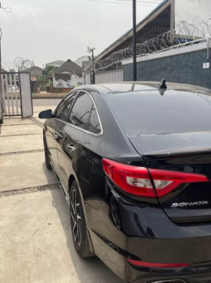 Hyundai Sonata   - 2015