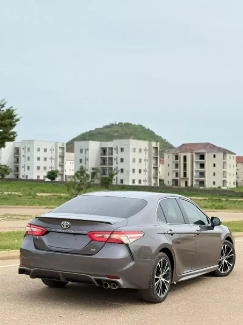 Toyota Camry   - 2018