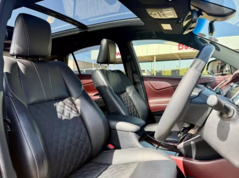 Toyota Harrier   - 2018