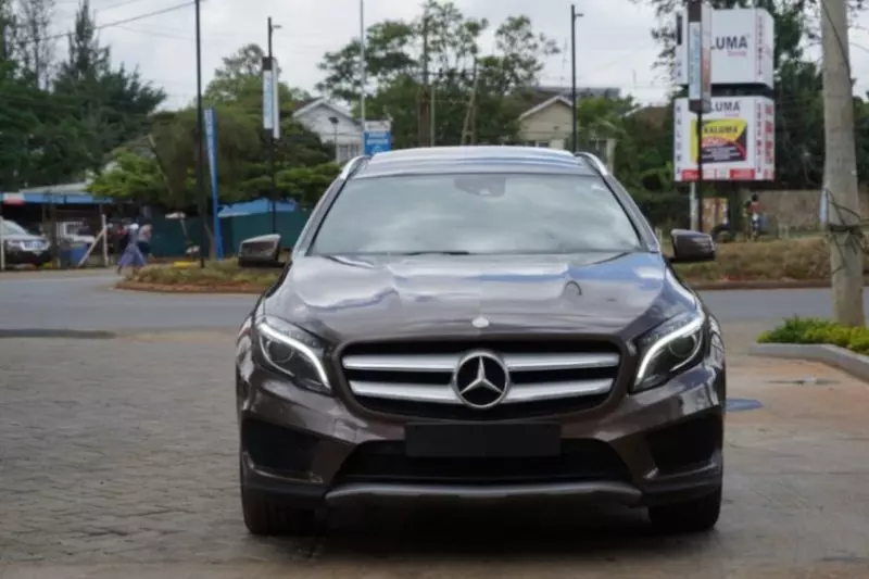 Mercedes-Benz 220   - 2014