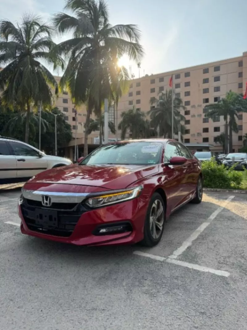 Honda Accord   - 2017