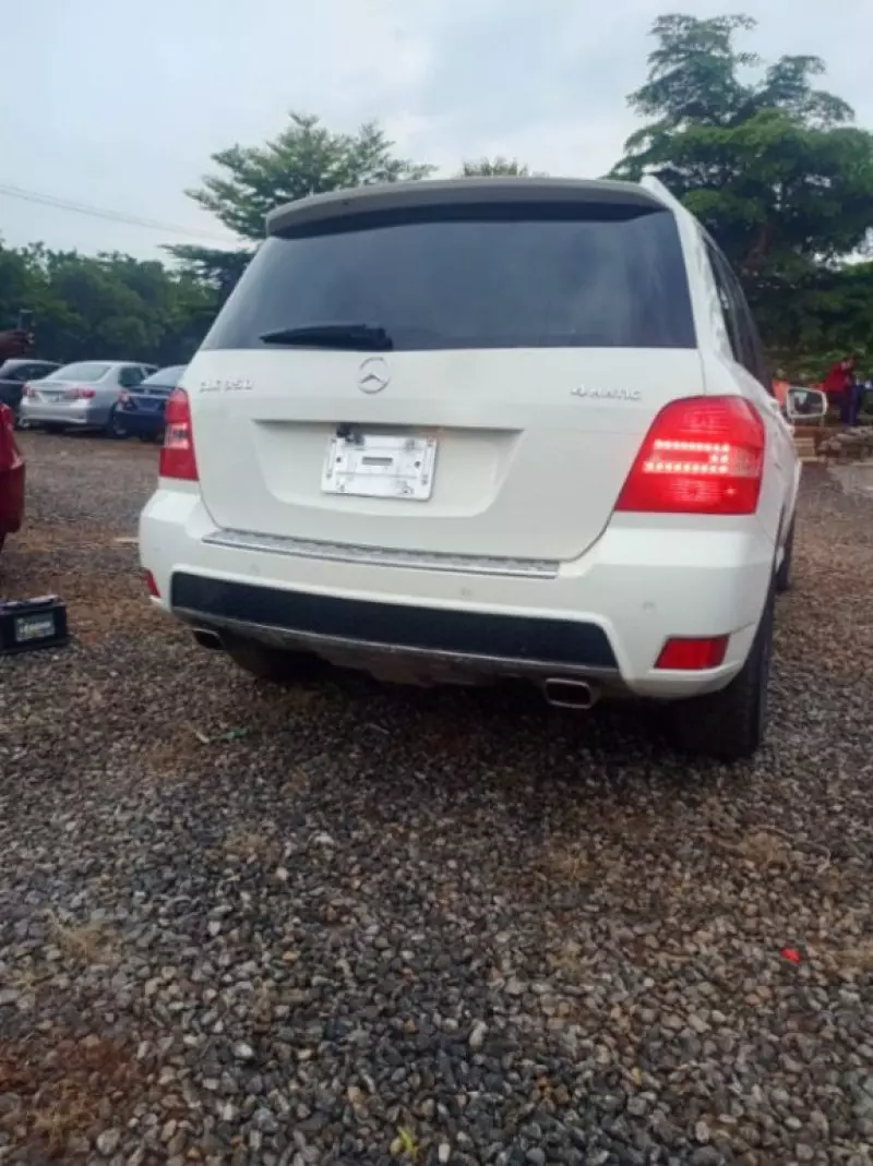 Mercedes-Benz GLK 350   - 2012