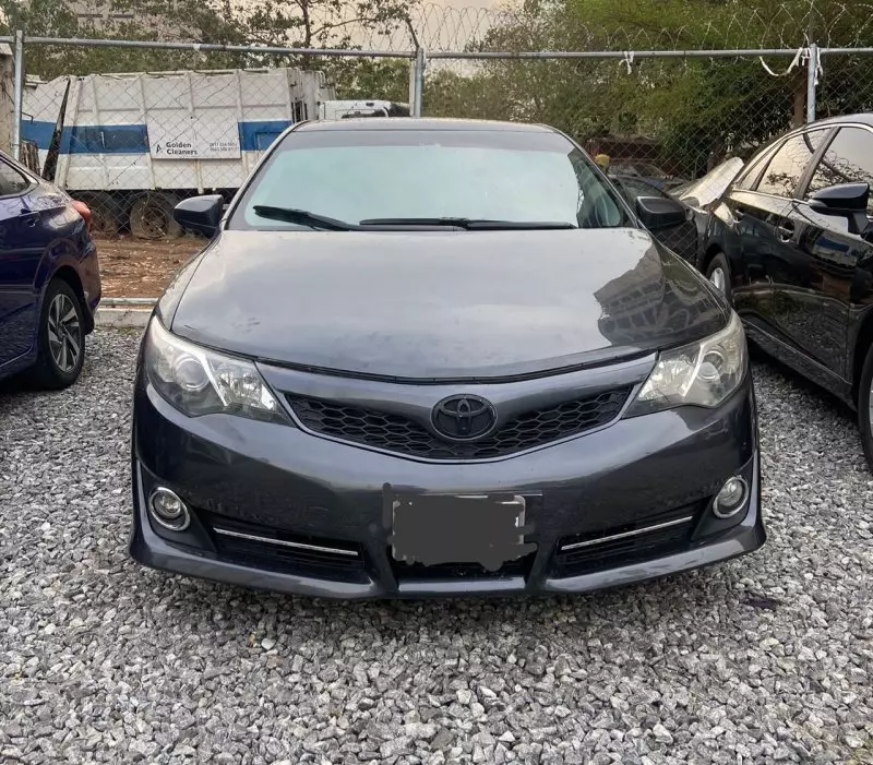 Toyota Camry   - 2014