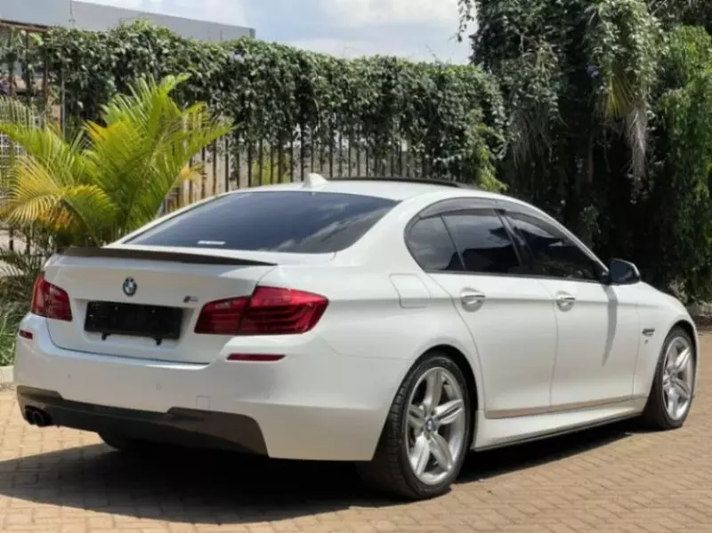 BMW 528i