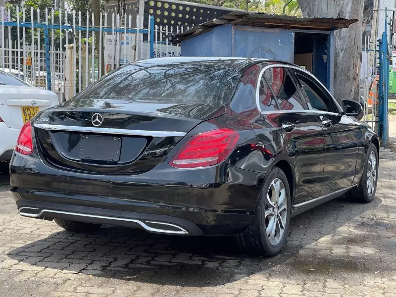 Mercedes-Benz C200   - 2015
