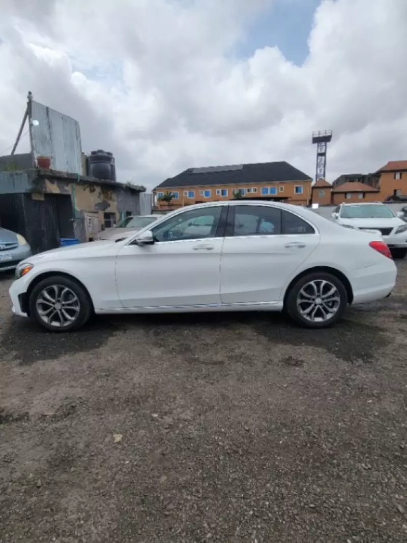 Mercedes-Benz C 300   - 2016